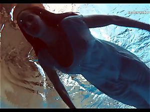 Piyavka Chehova yam-sized bubble jummy baps underwater